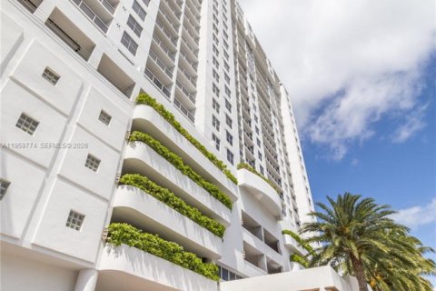 Condo in Miami Beach, Florida, 3 bedrooms  № 2027692 - photo 13