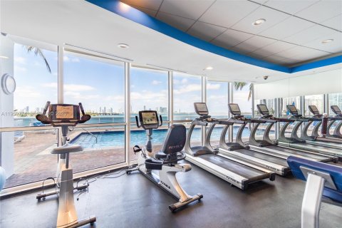 Condo in Miami Beach, Florida, 3 bedrooms  № 2027692 - photo 19