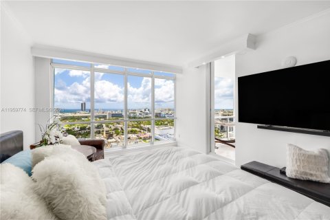 Condo in Miami Beach, Florida, 3 bedrooms  № 2027692 - photo 9