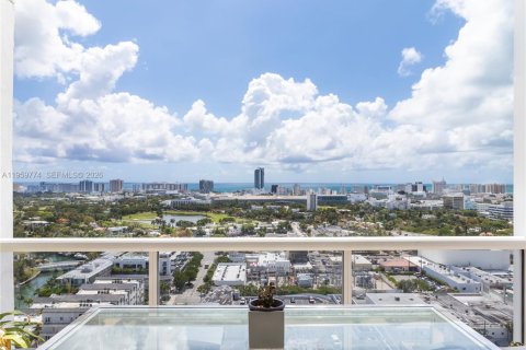 Condo in Miami Beach, Florida, 3 bedrooms  № 2027692 - photo 14