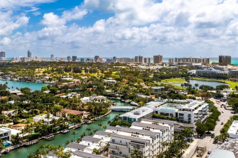 Condo in Miami Beach, Florida, 3 bedrooms  № 2027692 - photo 15