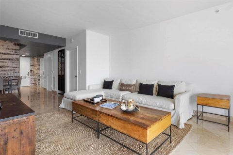 Снять в аренду кондоминиум в Майами-Бич, Флорида 2 спальни, 138.42м2, № 2071330 - фото 3