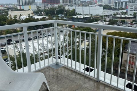 Condo in Miami, Florida, 2 bedrooms  № 1705487 - photo 19