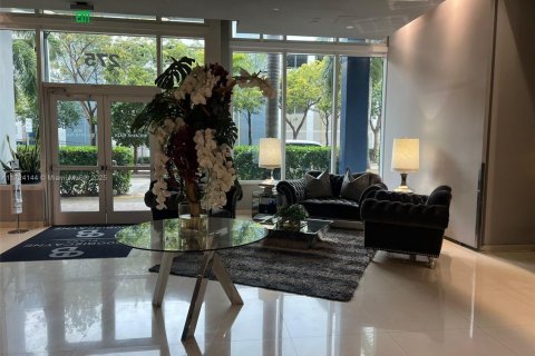 Condo in Miami, Florida, 2 bedrooms  № 1705487 - photo 4