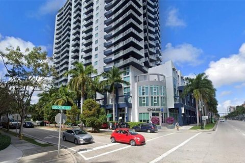 Condo in Miami, Florida, 2 bedrooms  № 1705487 - photo 1
