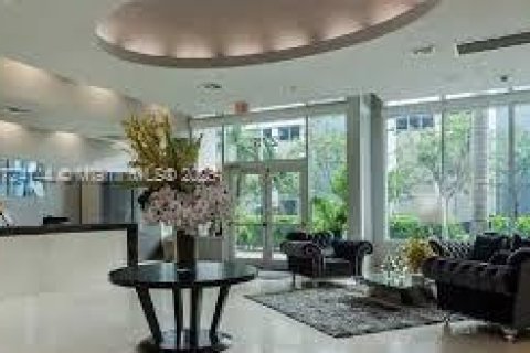 Condo in Miami, Florida, 2 bedrooms  № 1705487 - photo 2