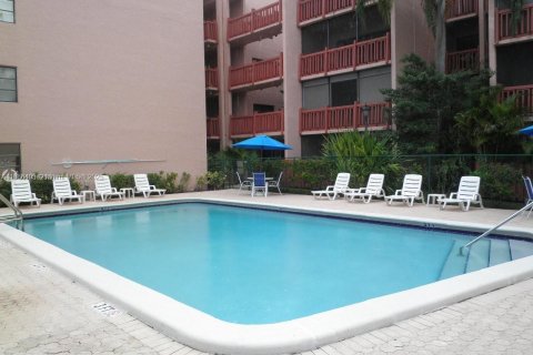 Copropriété à louer à Plantation, Floride: 2 chambres, 112.41 m2 № 1942466 - photo 11