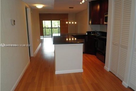 Copropriété à louer à Plantation, Floride: 2 chambres, 112.41 m2 № 1942466 - photo 1