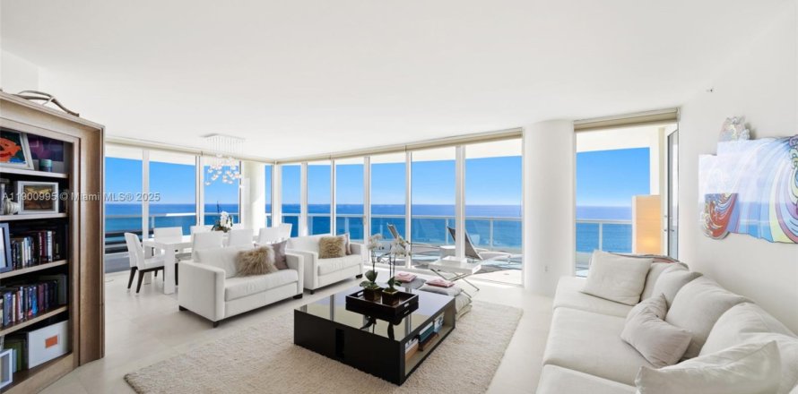 Condo à Miami Beach, Floride, 3 chambres  № 1971858