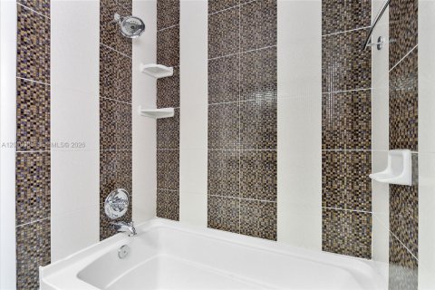 Villa ou maison à louer à Hialeah Gardens, Floride: 3 chambres, 104.98 m2 № 2073673 - photo 30