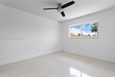 Villa ou maison à louer à Hialeah Gardens, Floride: 3 chambres, 104.98 m2 № 2073673 - photo 27