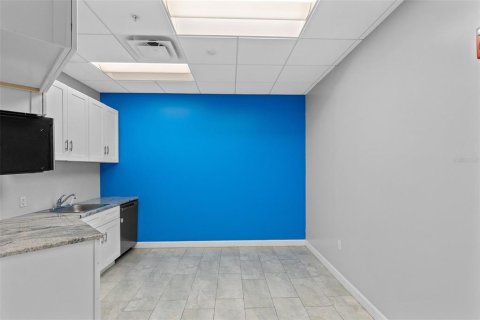 Immobilier commercial à louer à Orlando, Floride: 278.24 m2 № 2385788 - photo 16