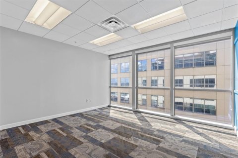 Immobilier commercial à louer à Orlando, Floride: 278.24 m2 № 2385788 - photo 12