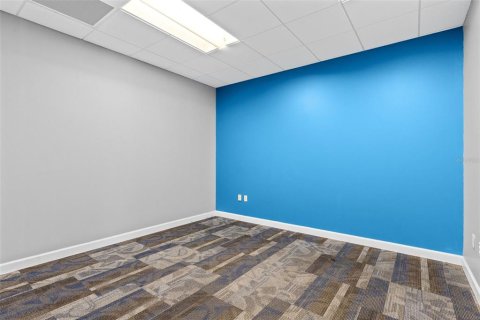 Immobilier commercial à louer à Orlando, Floride: 278.24 m2 № 2385788 - photo 7