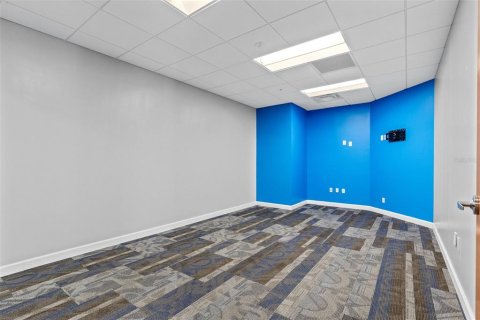 Immobilier commercial à louer à Orlando, Floride: 278.24 m2 № 2385788 - photo 5