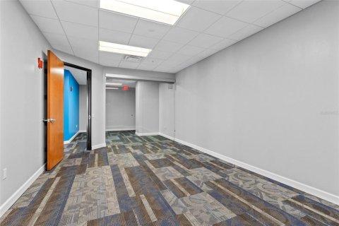 Immobilier commercial à louer à Orlando, Floride: 278.24 m2 № 2385788 - photo 6