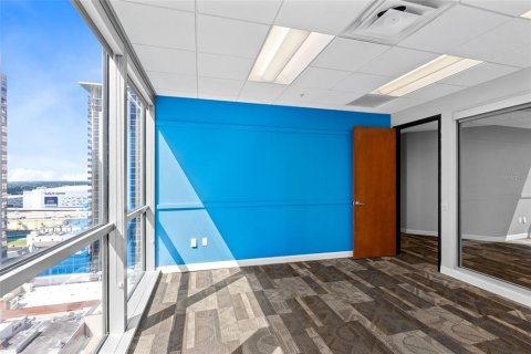 Immobilier commercial à louer à Orlando, Floride: 278.24 m2 № 2385788 - photo 13