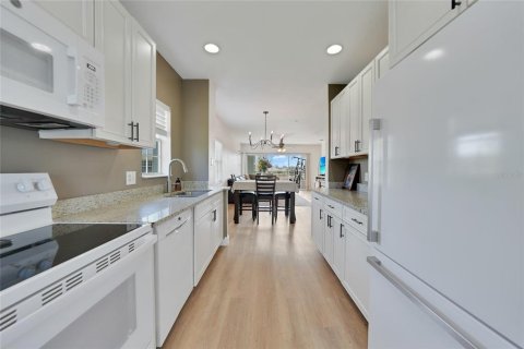 Condo in Punta Gorda, Florida, 3 bedrooms  № 1743578 - photo 13