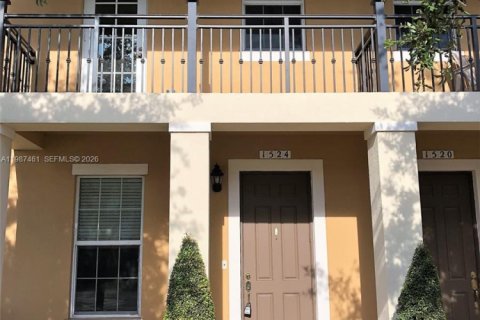 Townhouse in Pembroke Pines, Florida 3 bedrooms, 169.64 sq.m. № 2049742 - photo 2