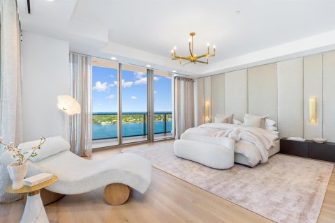 Condominio en venta en West Palm Beach, Florida, 4 dormitorios, 410.63 m2 № 2081874 - foto 25