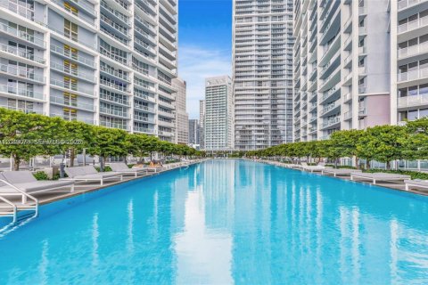 Condo in Miami, Florida, 2 bedrooms  № 2252078 - photo 26