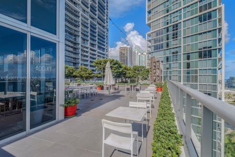 Condo in Miami, Florida, 2 bedrooms  № 2252078 - photo 17