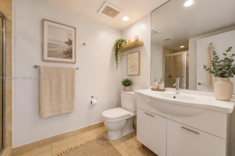 Condo in Miami, Florida, 2 bedrooms  № 2252078 - photo 13