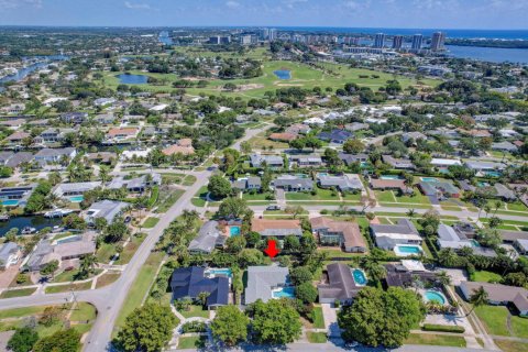 Casa en alquiler en North Palm Beach, Florida, 3 dormitorios, 174.66 m2 № 1155426 - foto 1