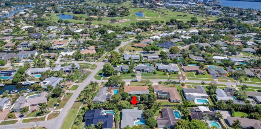Casa en North Palm Beach, Florida 3 dormitorios, 174.66 m2 № 1155426
