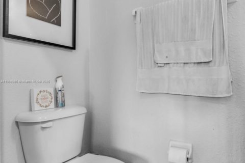 Купить виллу или дом в Майами, Флорида 4 спальни, 233.84м2, № 1971477 - фото 11