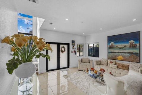 Купить виллу или дом в Майами, Флорида 4 спальни, 233.84м2, № 1971477 - фото 7