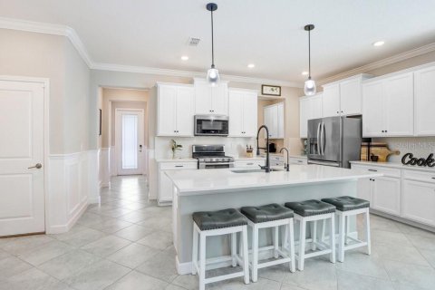 Casa en venta en Land O' Lakes, Florida, 5 dormitorios, 350.52 m2 № 2321192 - foto 5