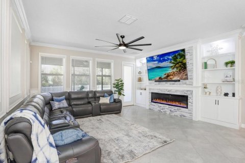 Casa en venta en Land O' Lakes, Florida, 5 dormitorios, 350.52 m2 № 2321192 - foto 9