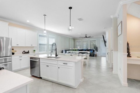 Casa en venta en Land O' Lakes, Florida, 5 dormitorios, 350.52 m2 № 2321192 - foto 4