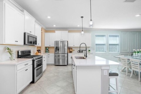 Casa en venta en Land O' Lakes, Florida, 5 dormitorios, 350.52 m2 № 2321192 - foto 3
