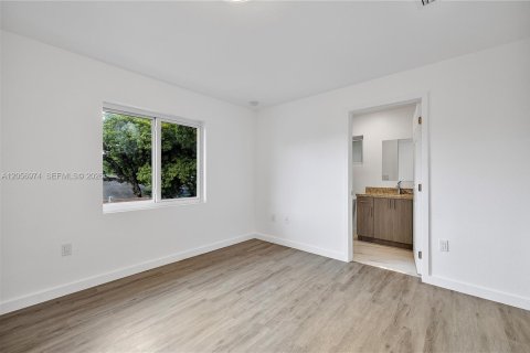 Villa ou maison à louer à Miami, Floride: 3 chambres, 96.06 m2 № 2269607 - photo 3