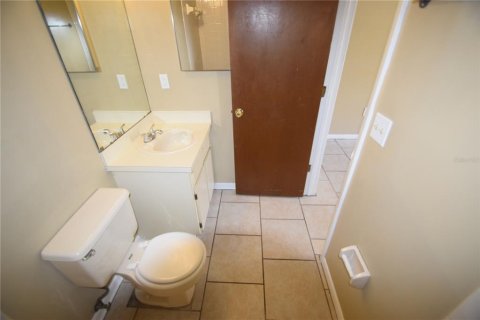 Condo in Mulberry, Florida, 2 bedrooms  № 1913338 - photo 15
