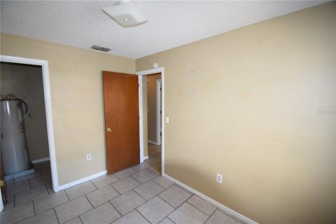 Condo in Mulberry, Florida, 2 bedrooms  № 1913338 - photo 17