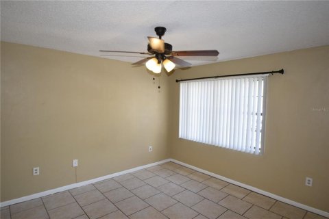 Condo in Mulberry, Florida, 2 bedrooms  № 1913338 - photo 12
