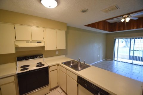 Condo in Mulberry, Florida, 2 bedrooms  № 1913338 - photo 7