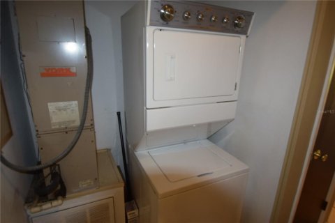 Condo in Mulberry, Florida, 2 bedrooms  № 1913338 - photo 11