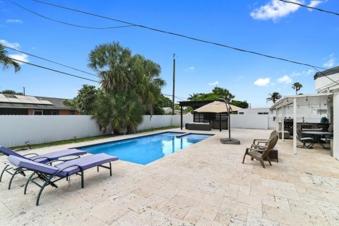 House in Palm Springs, Florida 3 bedrooms, 132.01 sq.m. № 2180225 - photo 28