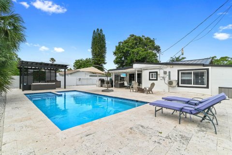 House in Palm Springs, Florida 3 bedrooms, 132.01 sq.m. № 2180225 - photo 29