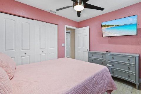 House in Palm Springs, Florida 3 bedrooms, 132.01 sq.m. № 2180225 - photo 19