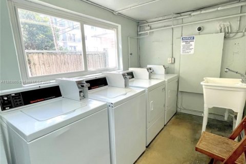 Copropriété à louer à Miami Beach, Floride: 45.52 m2 № 1932371 - photo 14