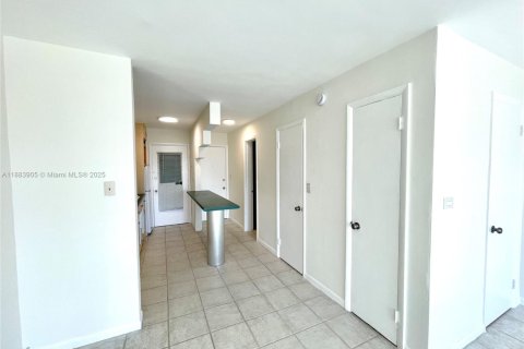 Copropriété à louer à Miami Beach, Floride: 45.52 m2 № 1932371 - photo 4
