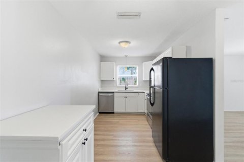 Immobilier commercial à vendre à Sarasota, Floride: 6 chambres, 196.77 m2 № 2147429 - photo 5
