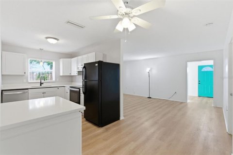 Immobilier commercial à vendre à Sarasota, Floride: 6 chambres, 196.77 m2 № 2147429 - photo 6