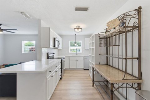 Immobilier commercial à vendre à Sarasota, Floride: 6 chambres, 196.77 m2 № 2147429 - photo 22