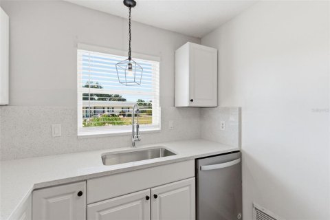 Immobilier commercial à vendre à Sarasota, Floride: 6 chambres, 196.77 m2 № 2147429 - photo 25